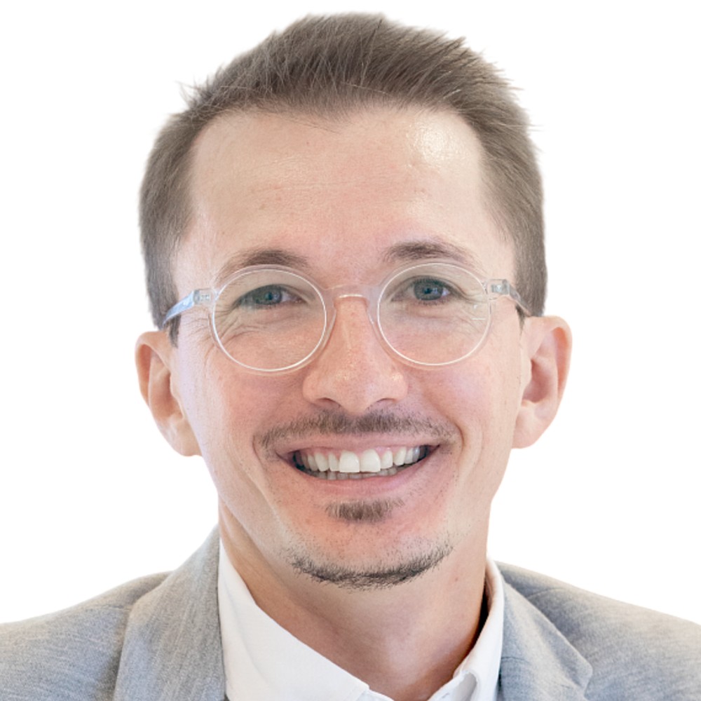 Dr. Renaud  Giess 